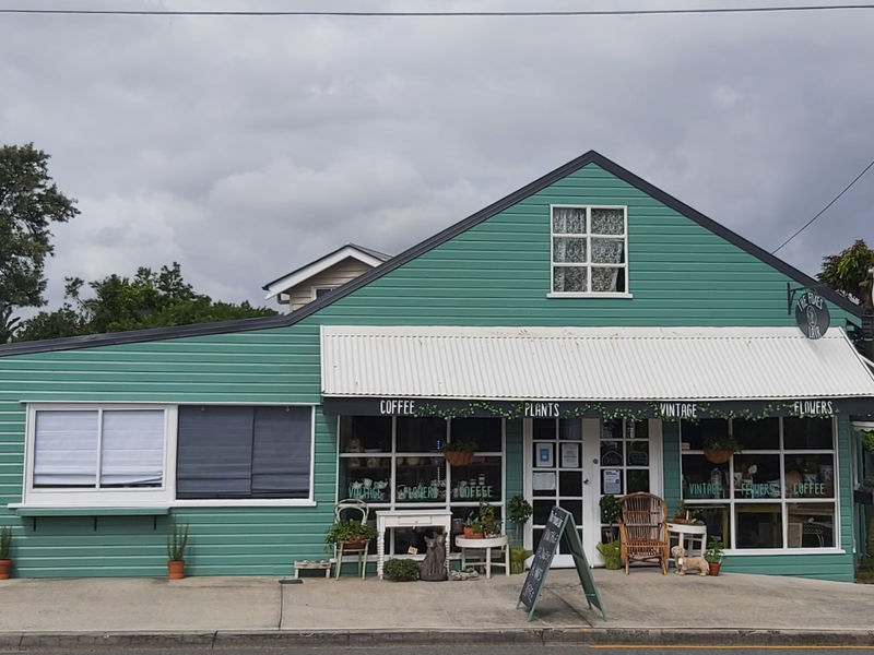 The Foxes Lair image