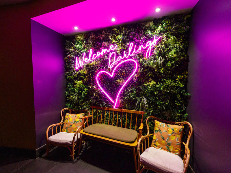 Darling & Co image