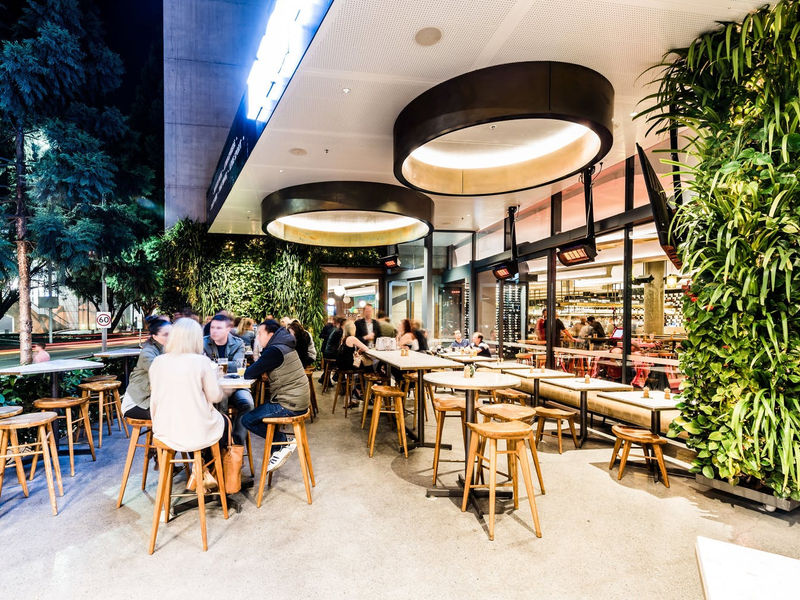 Pig 'N' Whistle West End image